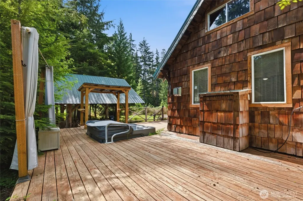 33822 State Route 706 E Ashford WA 98304