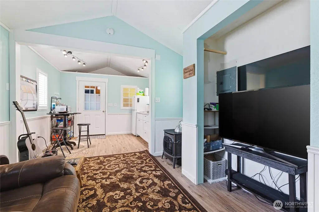 33822 State Route 706 E Ashford WA 98304