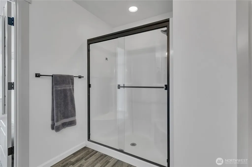 164 Hogan Drive Enumclaw WA 98022