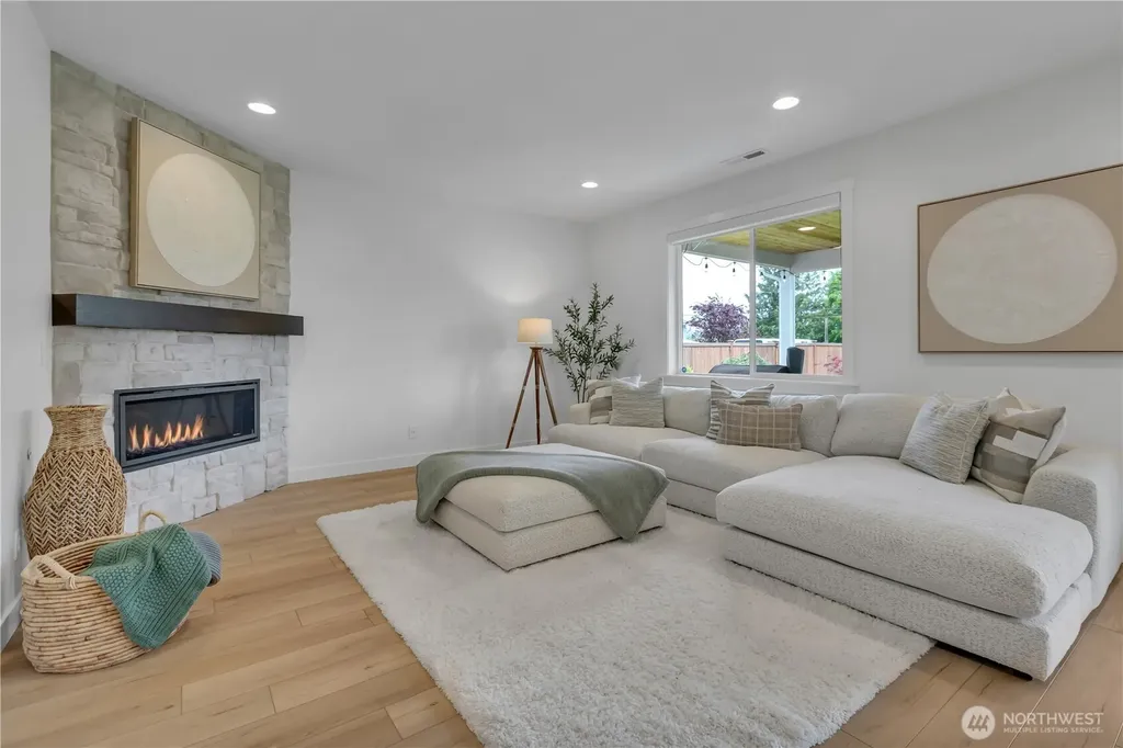 164 Hogan Drive Enumclaw WA 98022