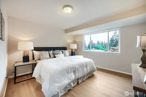 58 157th Avenue SE Bellevue WA 98008