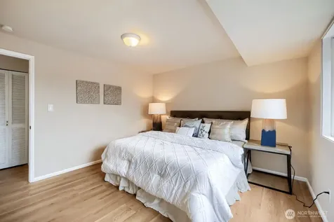 58 157th Avenue SE Bellevue WA 98008