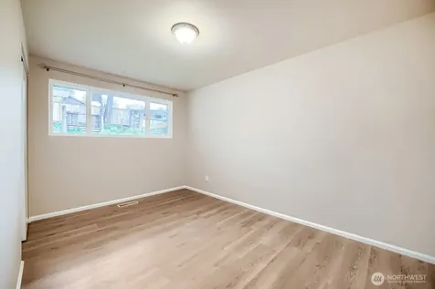 58 157th Avenue SE Bellevue WA 98008