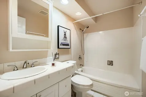58 157th Avenue SE Bellevue WA 98008