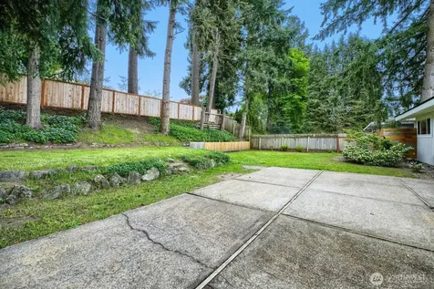 58 157th Avenue SE Bellevue WA 98008
