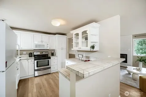 58 157th Avenue SE Bellevue WA 98008