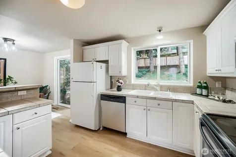 58 157th Avenue SE Bellevue WA 98008