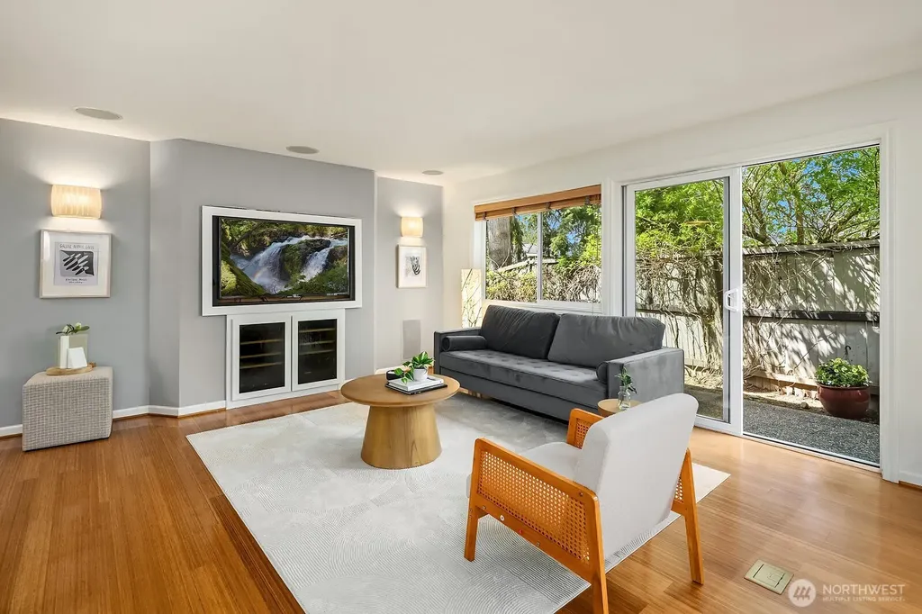 6308 110th Avenue NE Kirkland WA 98033