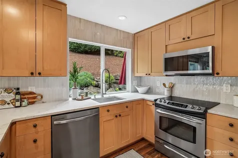 19103 SE 47th Place Issaquah WA 98027