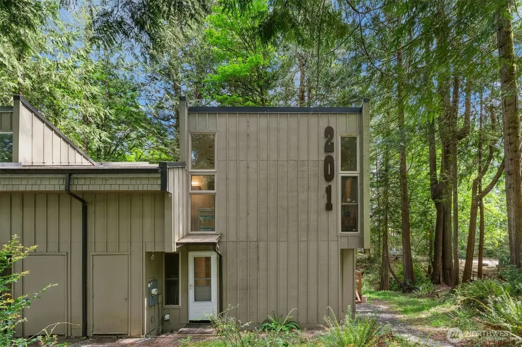 201 E Cutty Sark Drive Shelton WA 98584