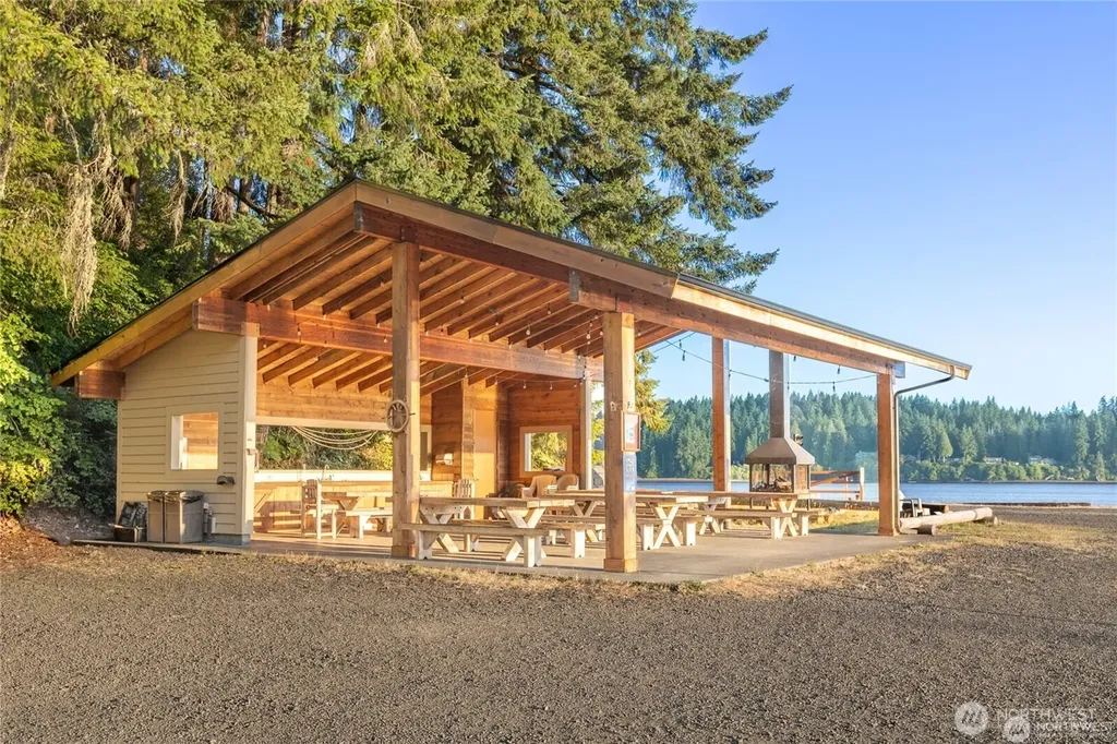 201 E Cutty Sark Drive Shelton WA 98584