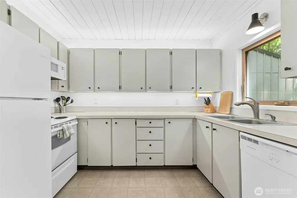 201 E Cutty Sark Drive Shelton WA 98584