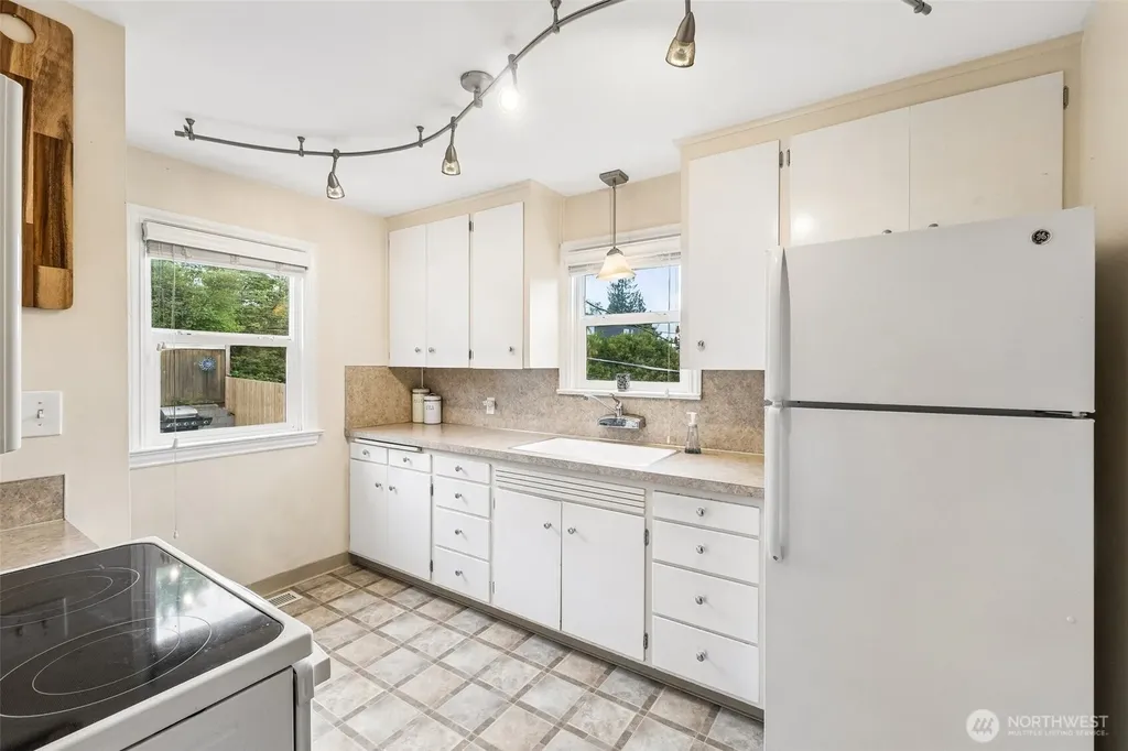 9417 44th Place NE Seattle WA 98115