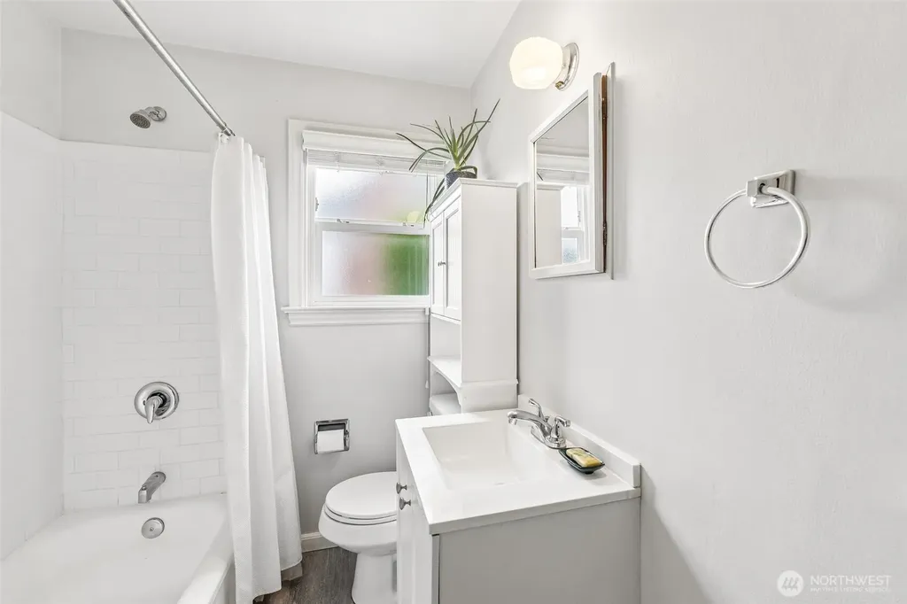 9417 44th Place NE Seattle WA 98115