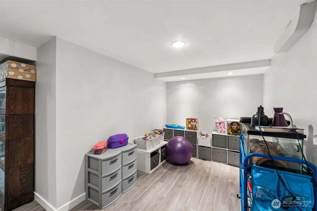 9417 44th Place NE Seattle WA 98115