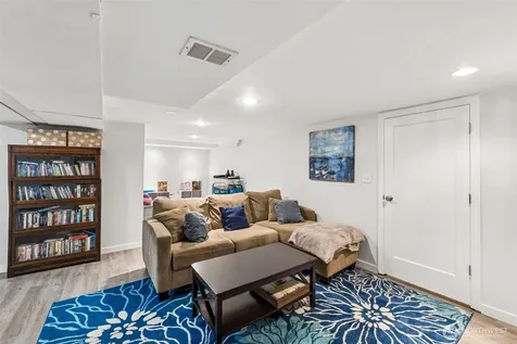 9417 44th Place NE Seattle WA 98115