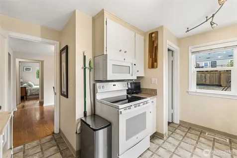 9417 44th Place NE Seattle WA 98115