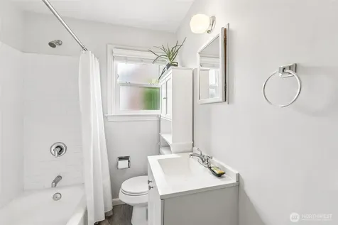 9417 44th Place NE Seattle WA 98115