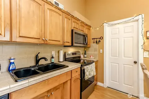 33818 35th Avenue SW Federal Way WA 98023