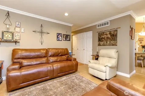 33818 35th Avenue SW Federal Way WA 98023