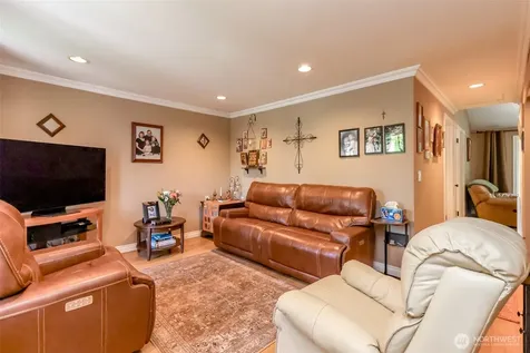 33818 35th Avenue SW Federal Way WA 98023