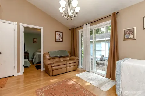 33818 35th Avenue SW Federal Way WA 98023