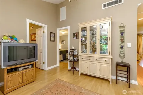 33818 35th Avenue SW Federal Way WA 98023