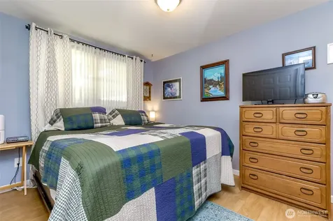 33818 35th Avenue SW Federal Way WA 98023