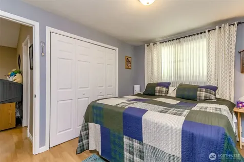 33818 35th Avenue SW Federal Way WA 98023