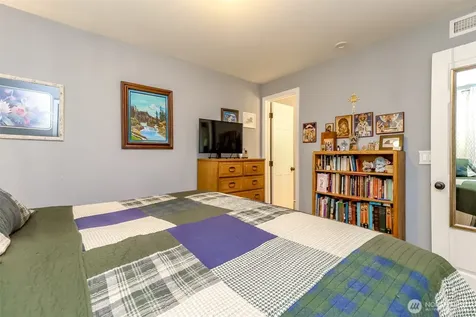 33818 35th Avenue SW Federal Way WA 98023