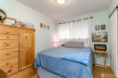 33818 35th Avenue SW Federal Way WA 98023