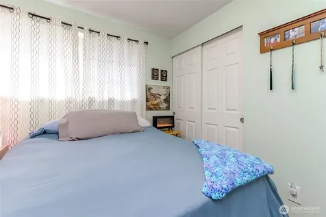 33818 35th Avenue SW Federal Way WA 98023