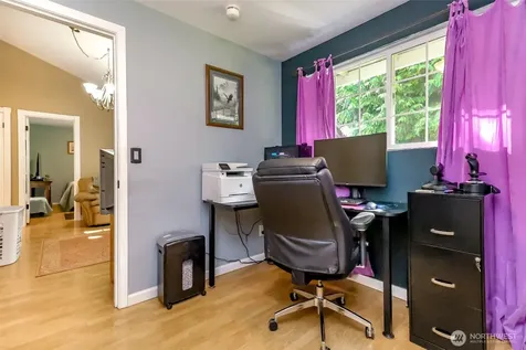 33818 35th Avenue SW Federal Way WA 98023