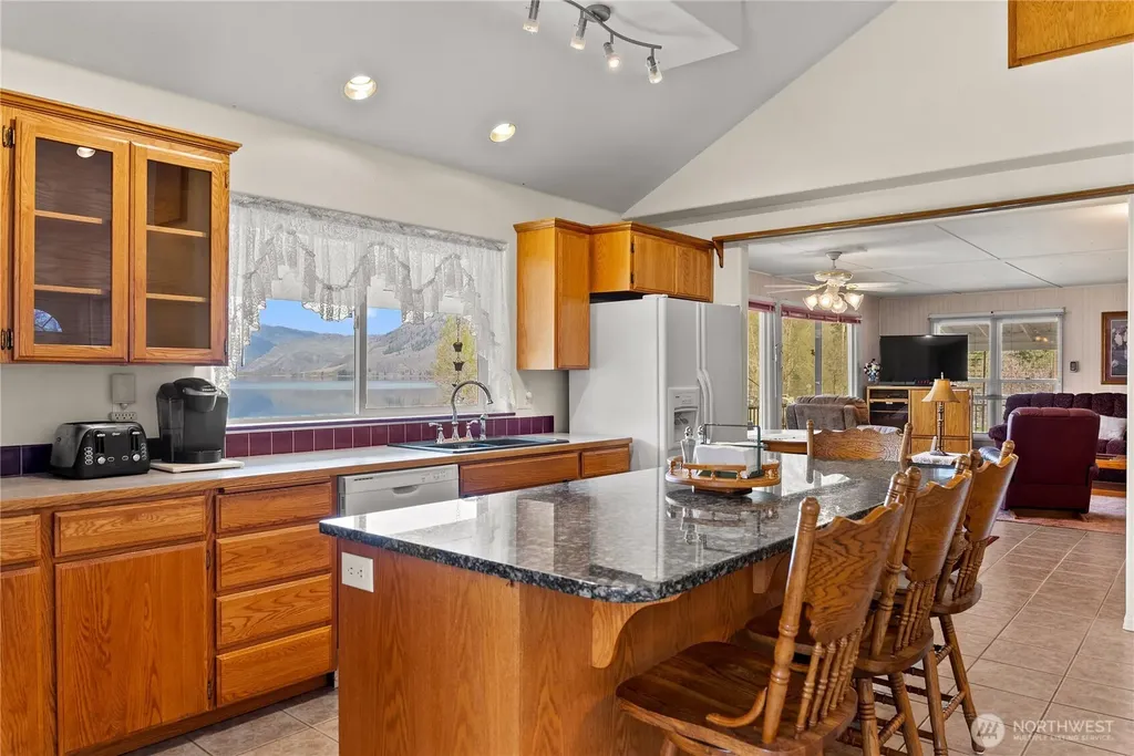 1622 Loomis Oroville Road Oroville WA 98827