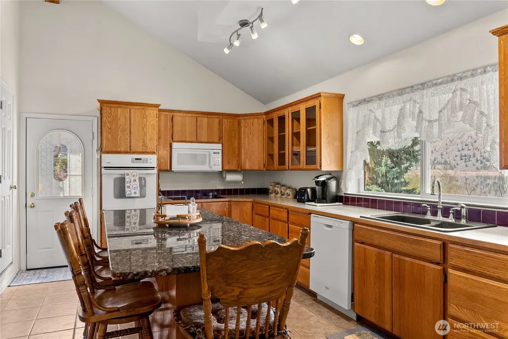 1622 Loomis Oroville Road Oroville WA 98827