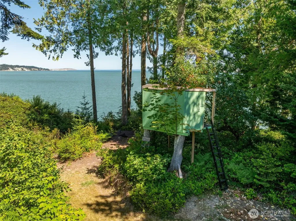 681 Bachelor Road Sequim WA 98382
