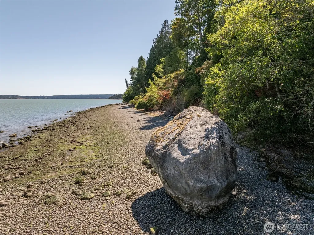 681 Bachelor Road Sequim WA 98382