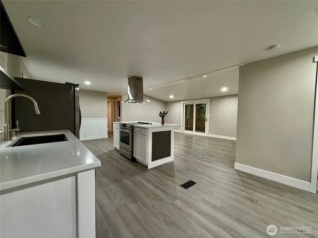 1040 NE Larson Boulevard Belfair WA 98528