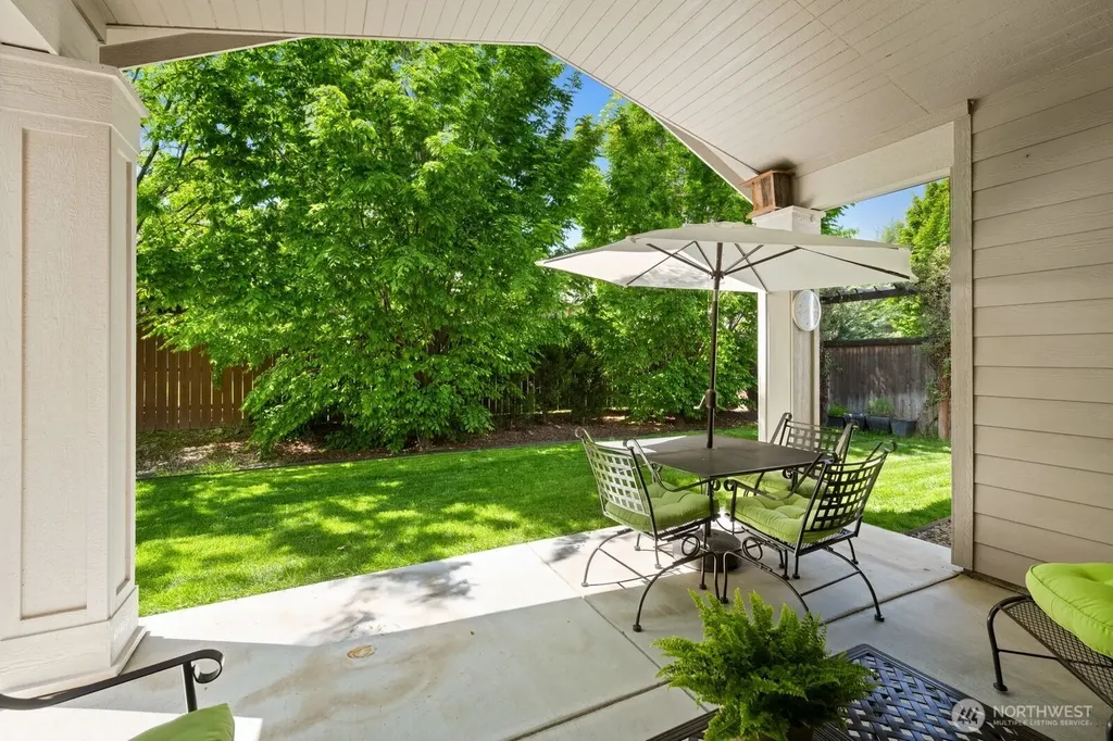 630 SE Whimbrel Loop College Place WA 99324