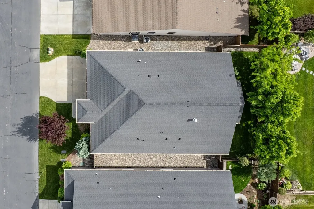 630 SE Whimbrel Loop College Place WA 99324