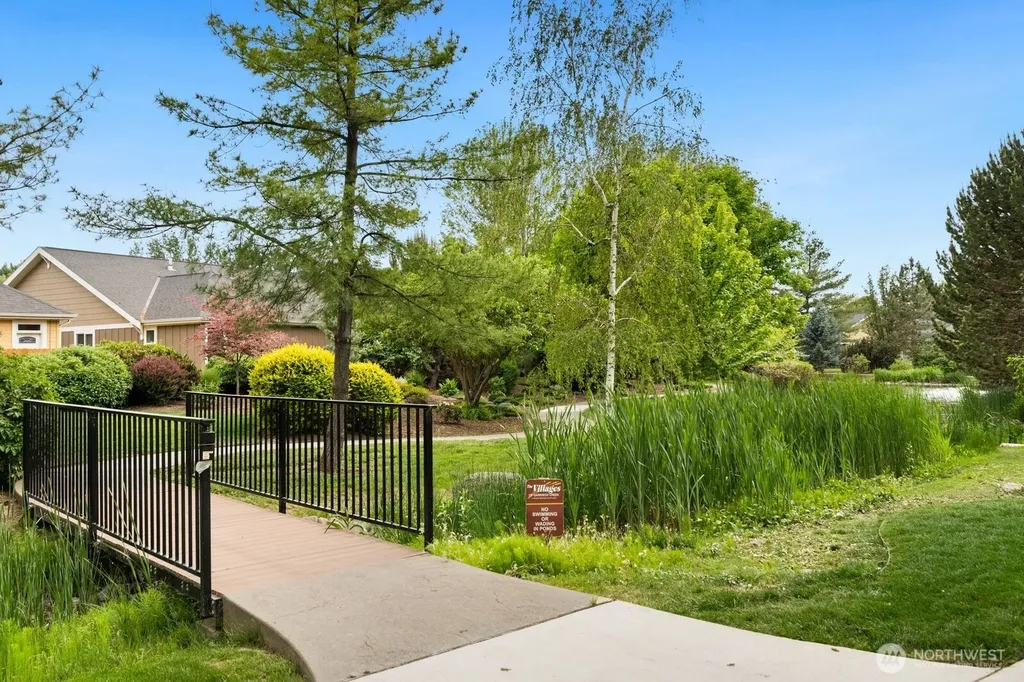 630 SE Whimbrel Loop College Place WA 99324