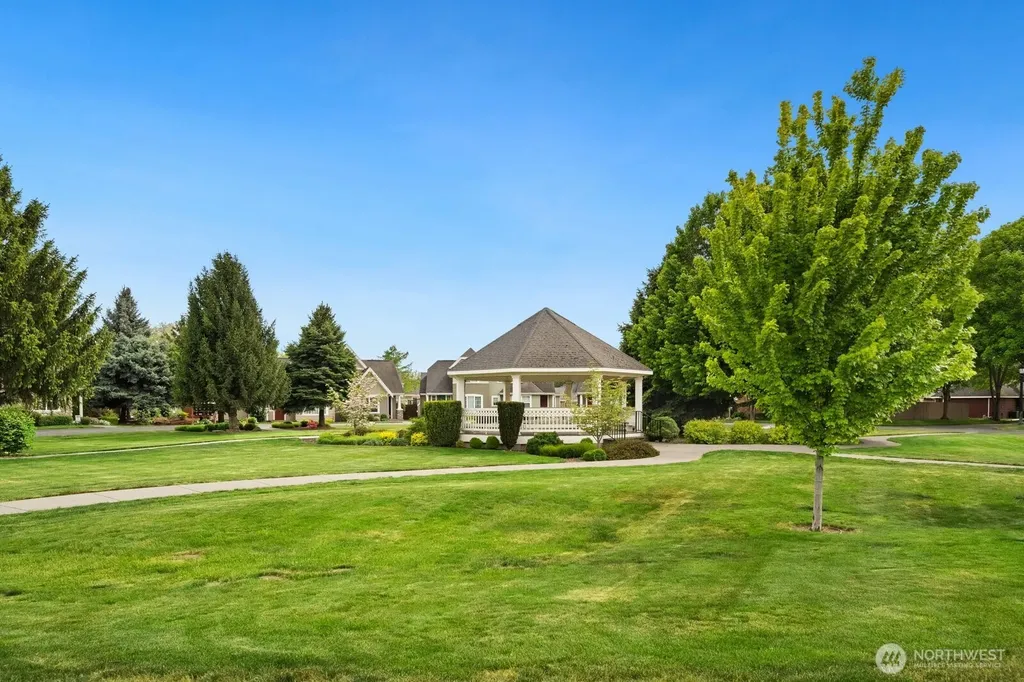 630 SE Whimbrel Loop College Place WA 99324
