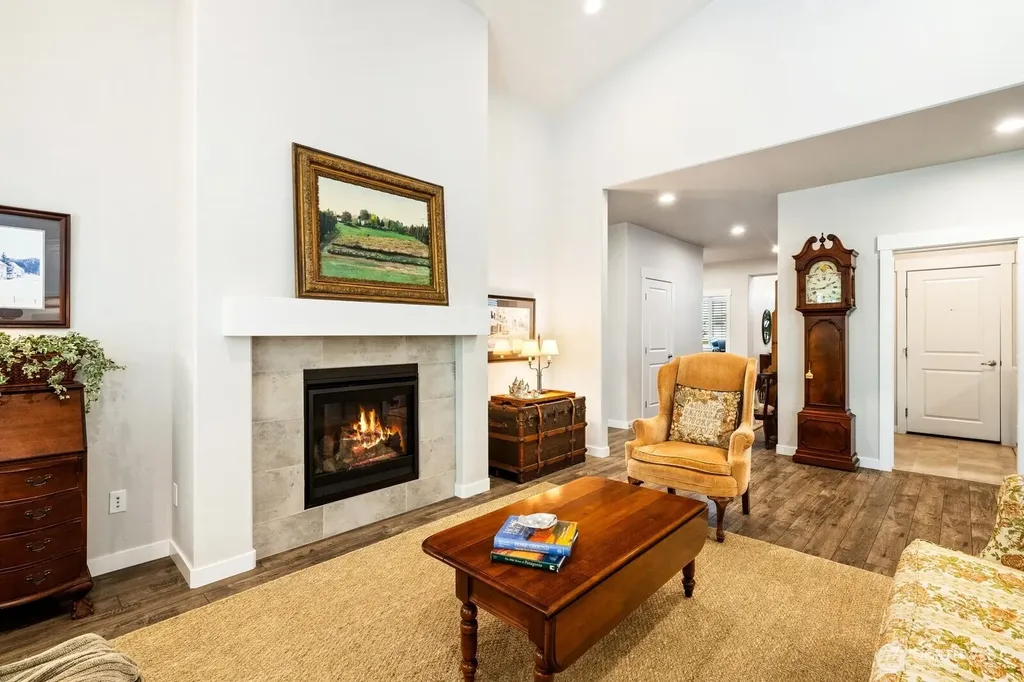 630 SE Whimbrel Loop College Place WA 99324