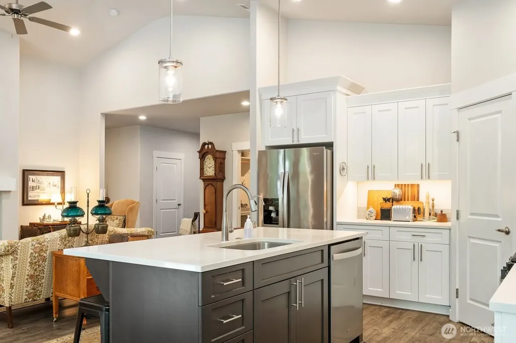 630 SE Whimbrel Loop College Place WA 99324