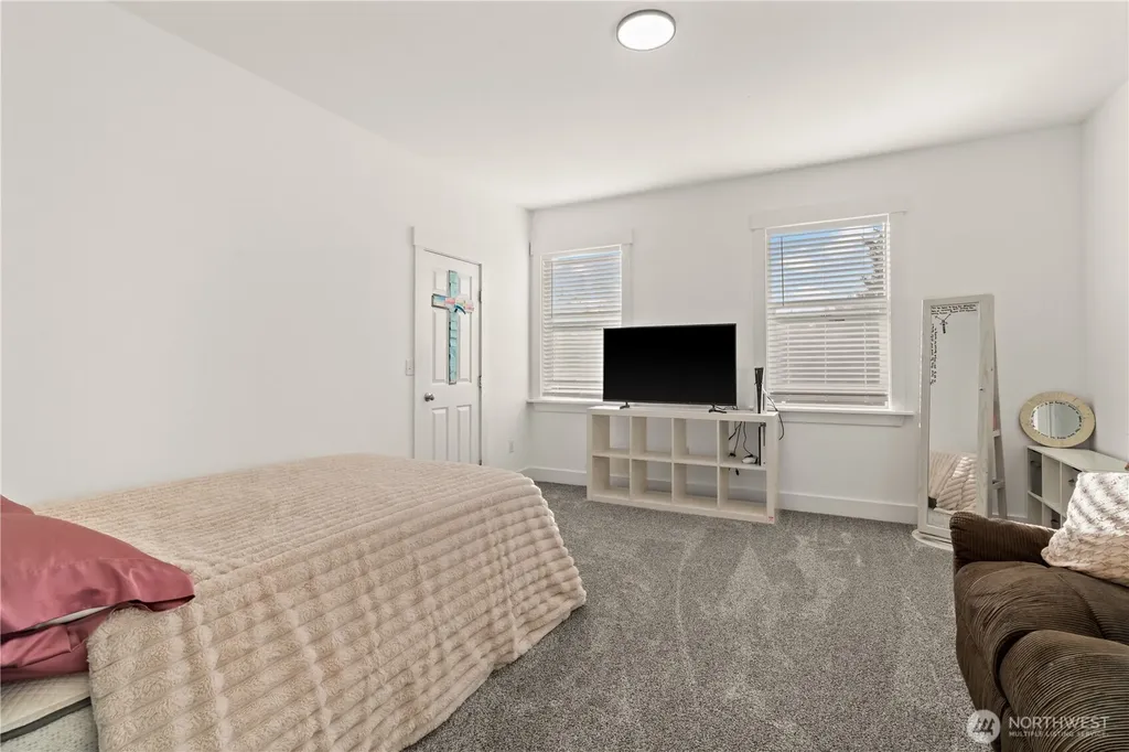 5817 Banner Road SE Port Orchard WA 98367