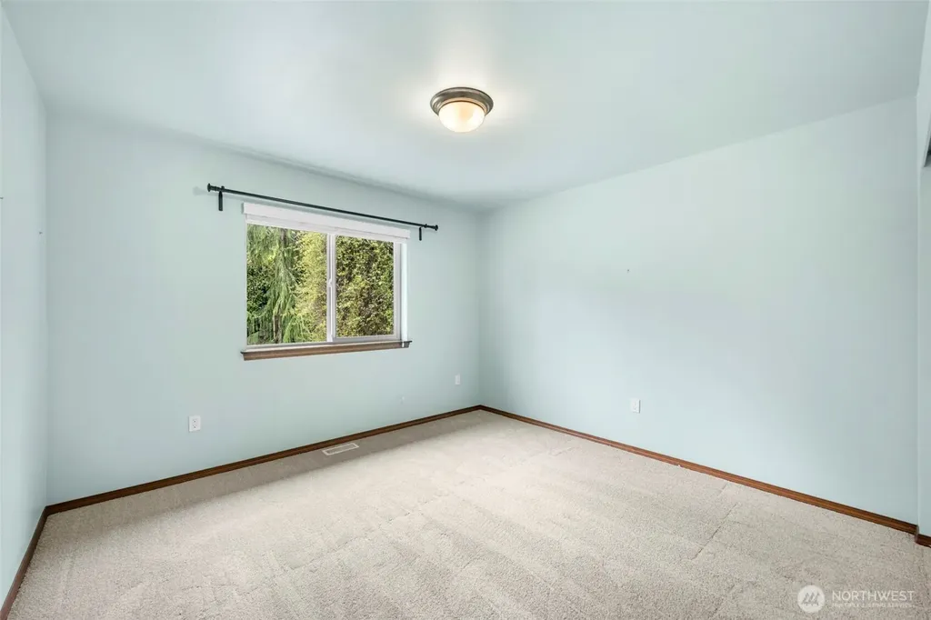 30 E Cardinal Court Allyn WA 98524