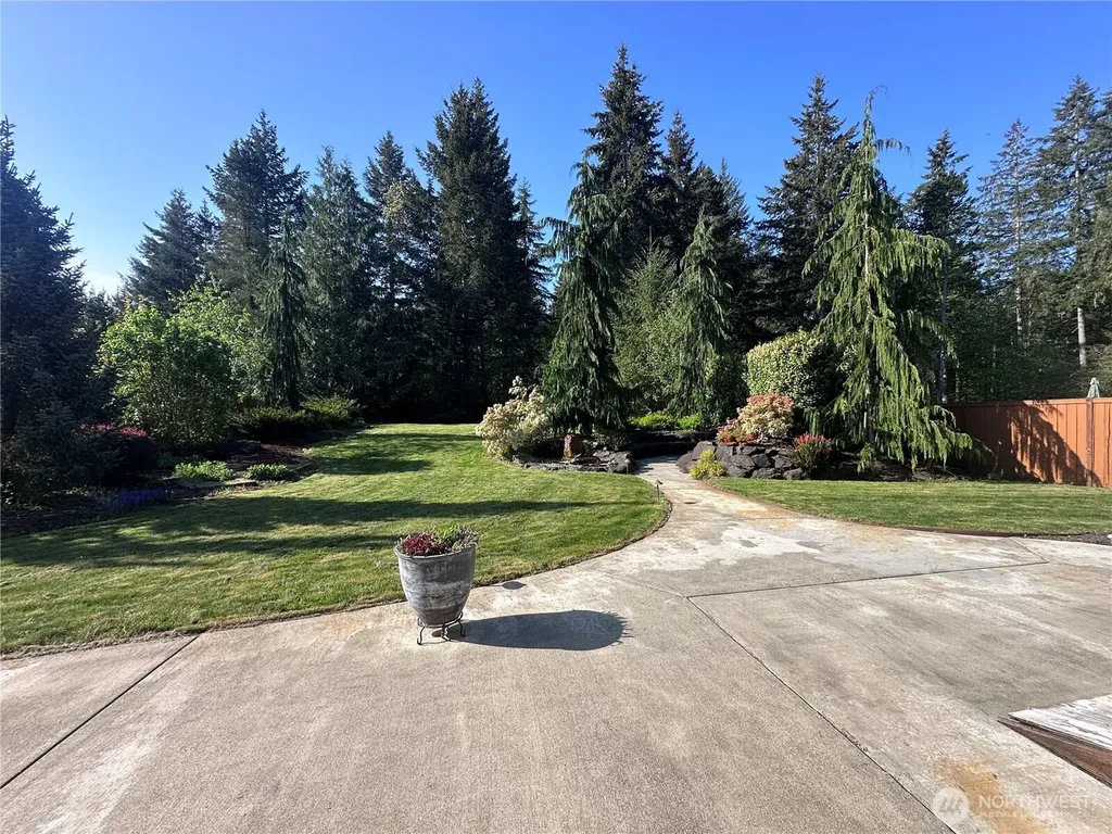 30 E Cardinal Court Allyn WA 98524