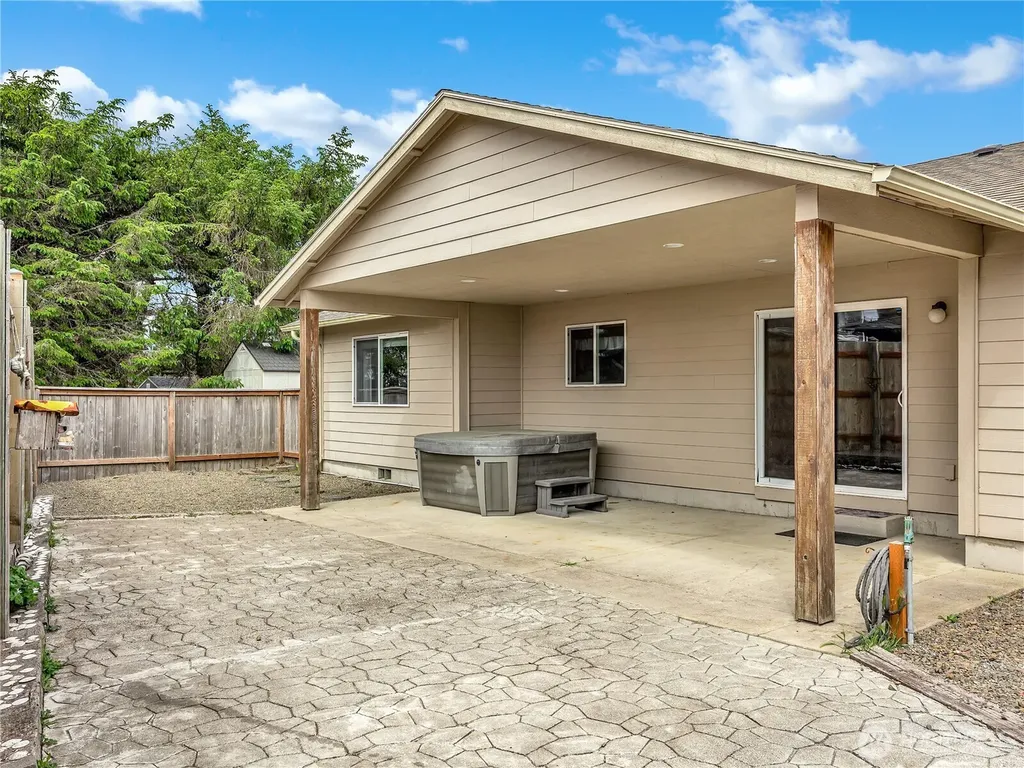31109 H Street Ocean Park WA 98640