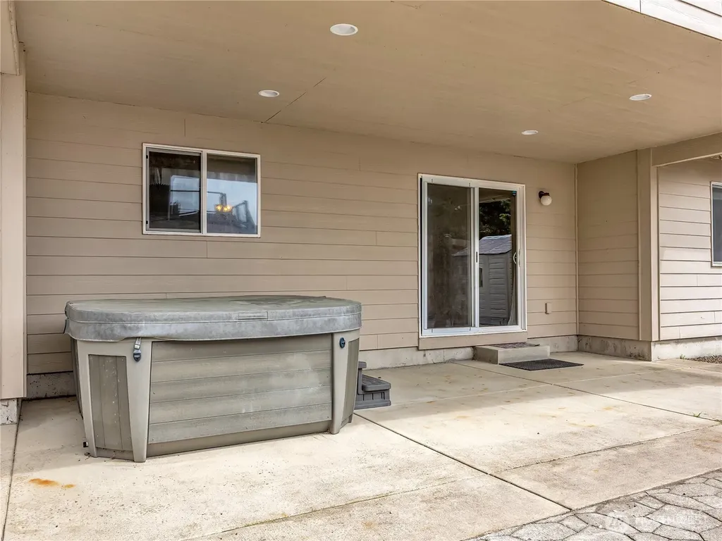31109 H Street Ocean Park WA 98640