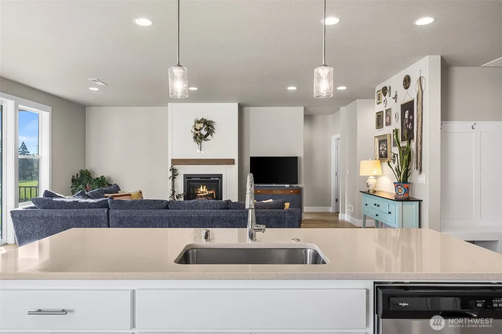 826 W Golden Eagle Avenue La Center WA 98629